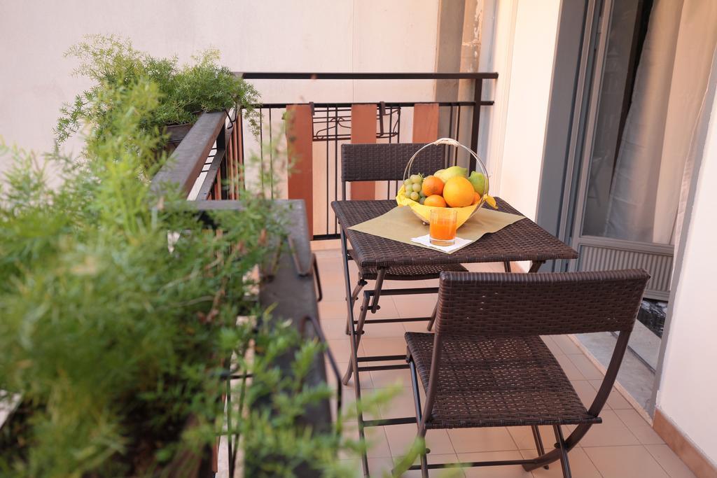 B&B Tari Syracuse Bilik gambar